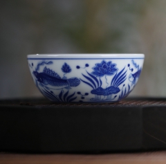 青花如鱼得水杯