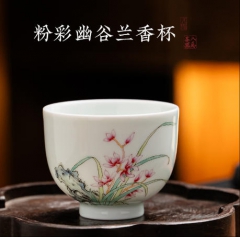 粉彩幽谷兰香杯